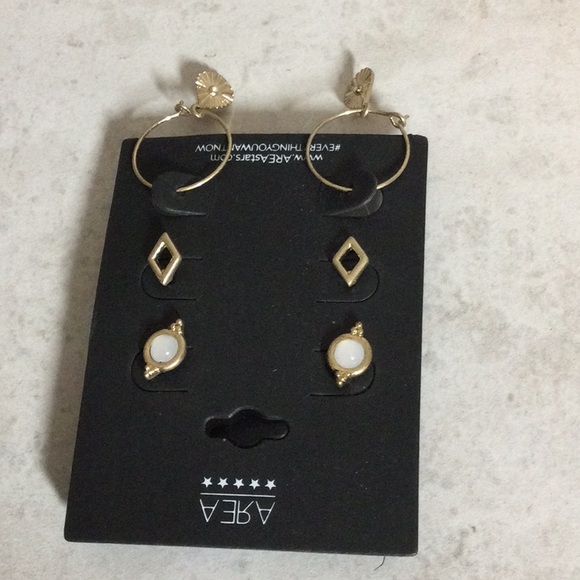 NWT AREA 3 gold earring set - Picture 3 of 7